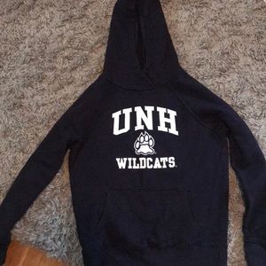 UNH wildcats sweatshirt